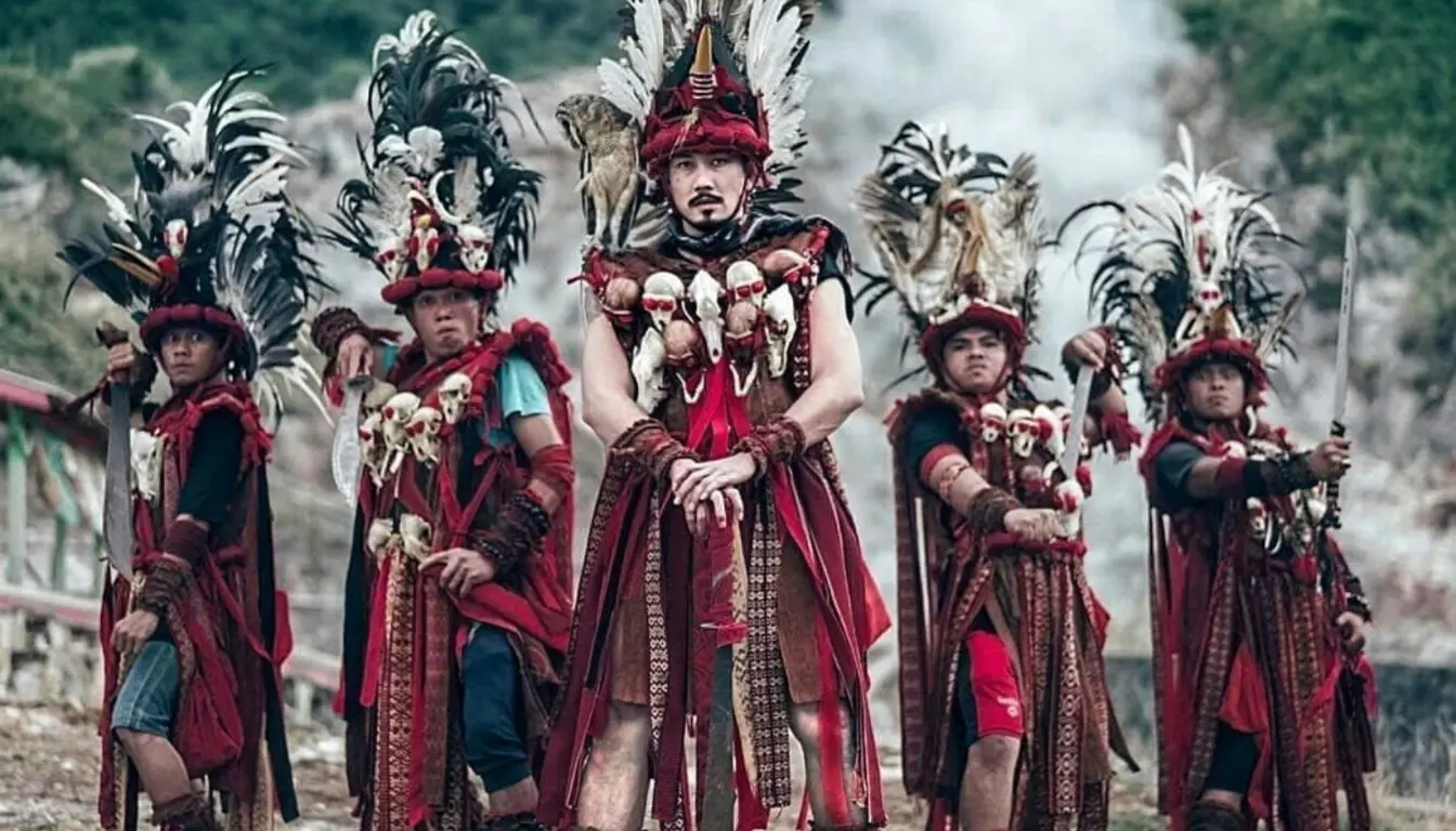 Potret sebuah Baileo, rumah adat Maluku yang berfungsi sebagai balai pertemuan. Arsitektur tradisional, budaya Ambon